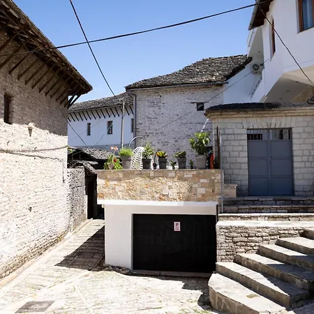 Em * Gjirokastër