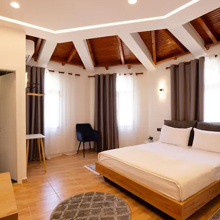Em * Gjirokastër